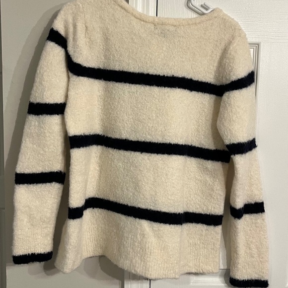 NWT Banana Republic Sweater - Picture 2 of 3